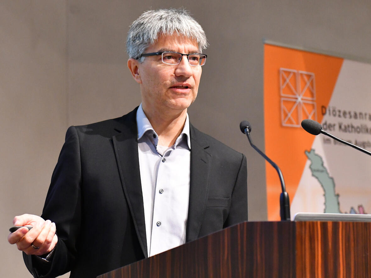 Dr. Thomas Wienhardt stellte den Delegierten den aktuellen Stand des Projektes „Priorisieren und Finanzieren“ vor (Fotos: Ulrich Bobinger/pba).