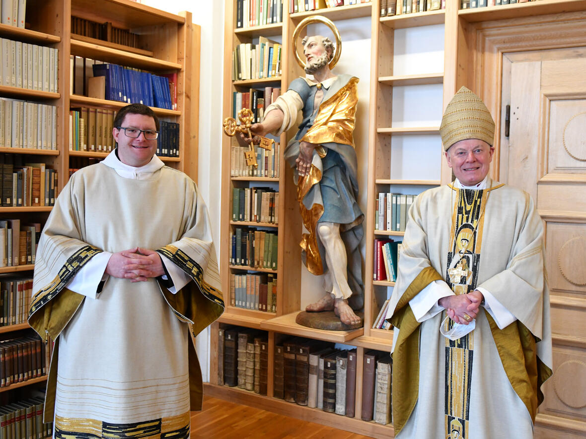 Diakon Br. Michael Bäumler OSB und Weihbischof Dr. Dr. Anton Losinger (Foto Julian Schmidt_pba) DSC_1810