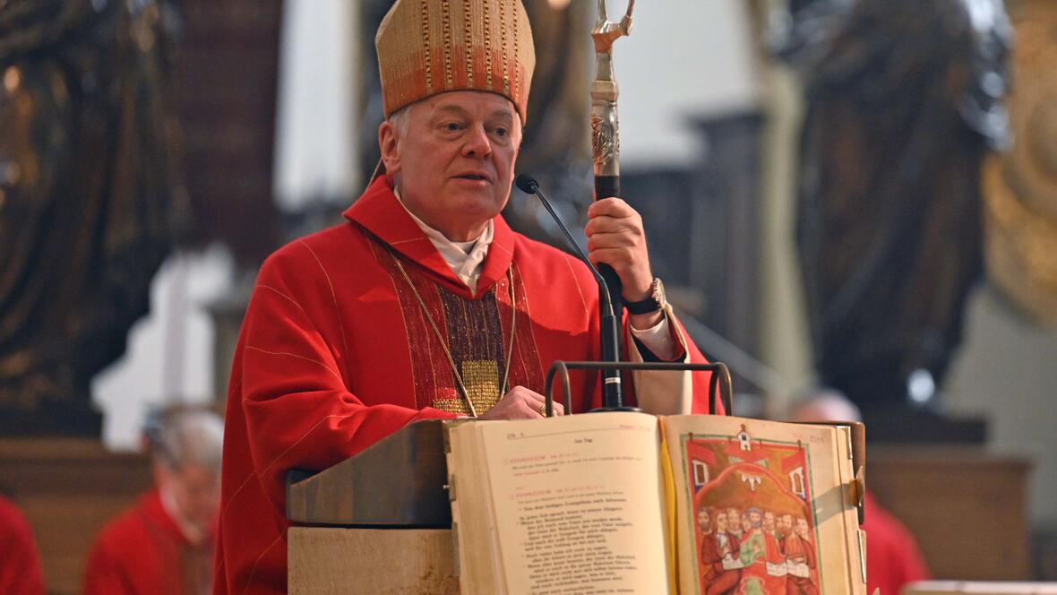 Weihbischof Losinger predigte über die Hingabe des Diakons. 