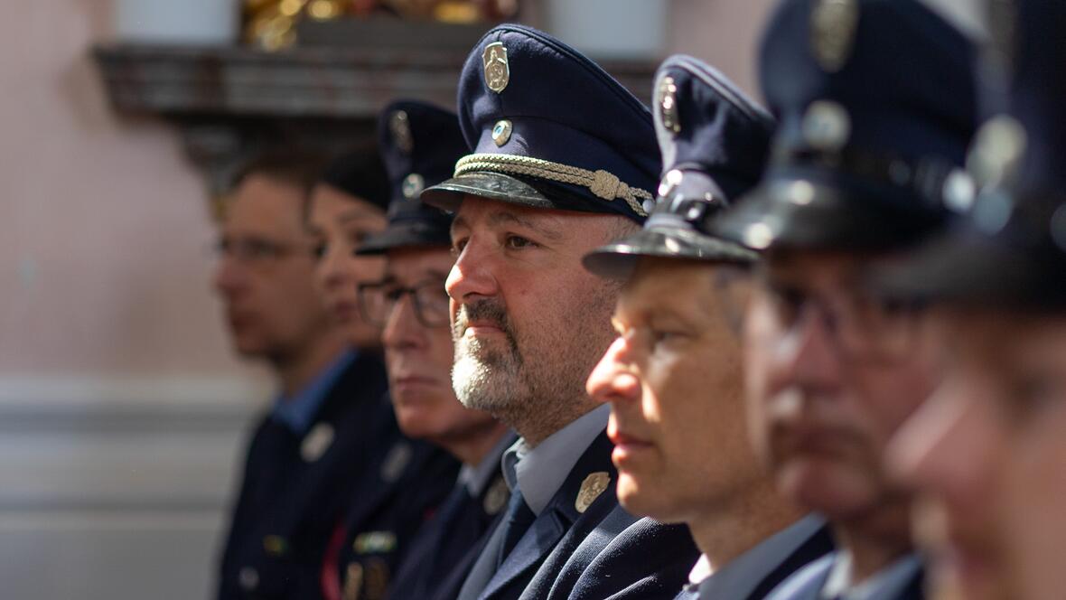 Zahlreiche Vertreterinnen und Vertreter der Einsatzkräfte nahmen an dem Gottesdienst teil.