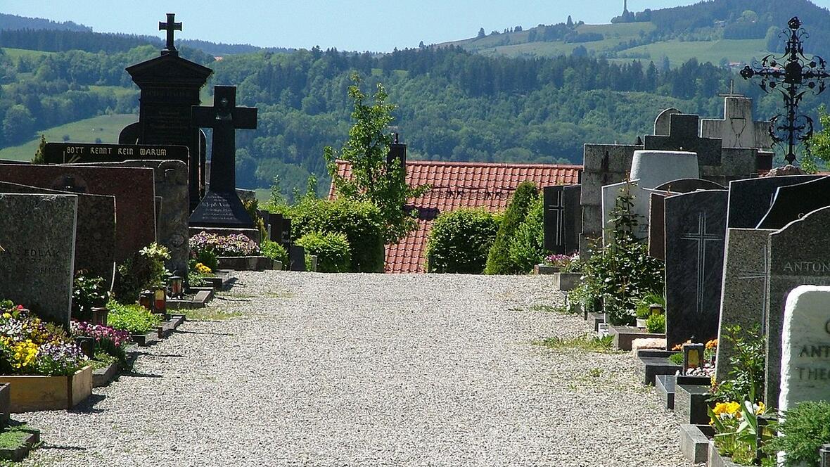 friedhof_lenzfried__panoramio